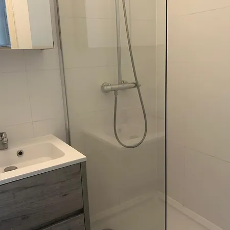 Apartamento In With Swimming Pool And Direct Access Frontignan