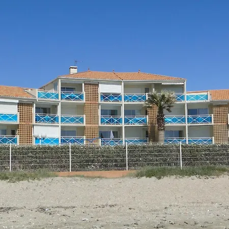 In With Swimming Pool And Direct Access *